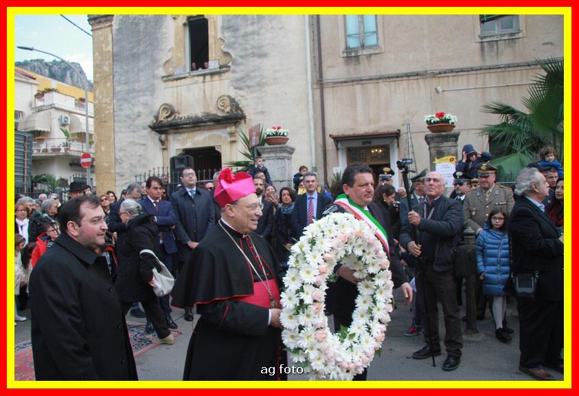181208 Omaggio Floreale 074_tn.JPG